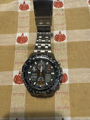 citizen eco drive skyhawk watch