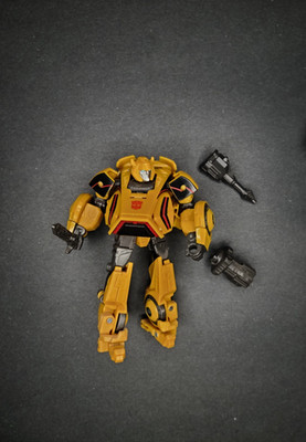 Transformers Gamerverse Bumblebee Studio Series