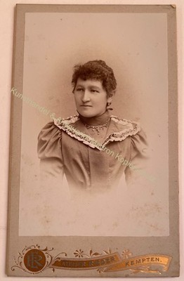 orig. CDV Foto Fotografie alt Bild Frau Dame Mode um 1890 Atelier R. Eder Kemten