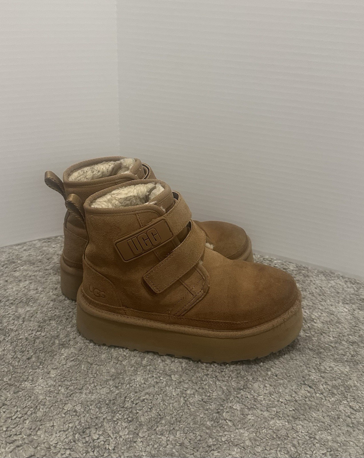 UGG Neumel Platform Brown Chestnut Kids Girls Size 3