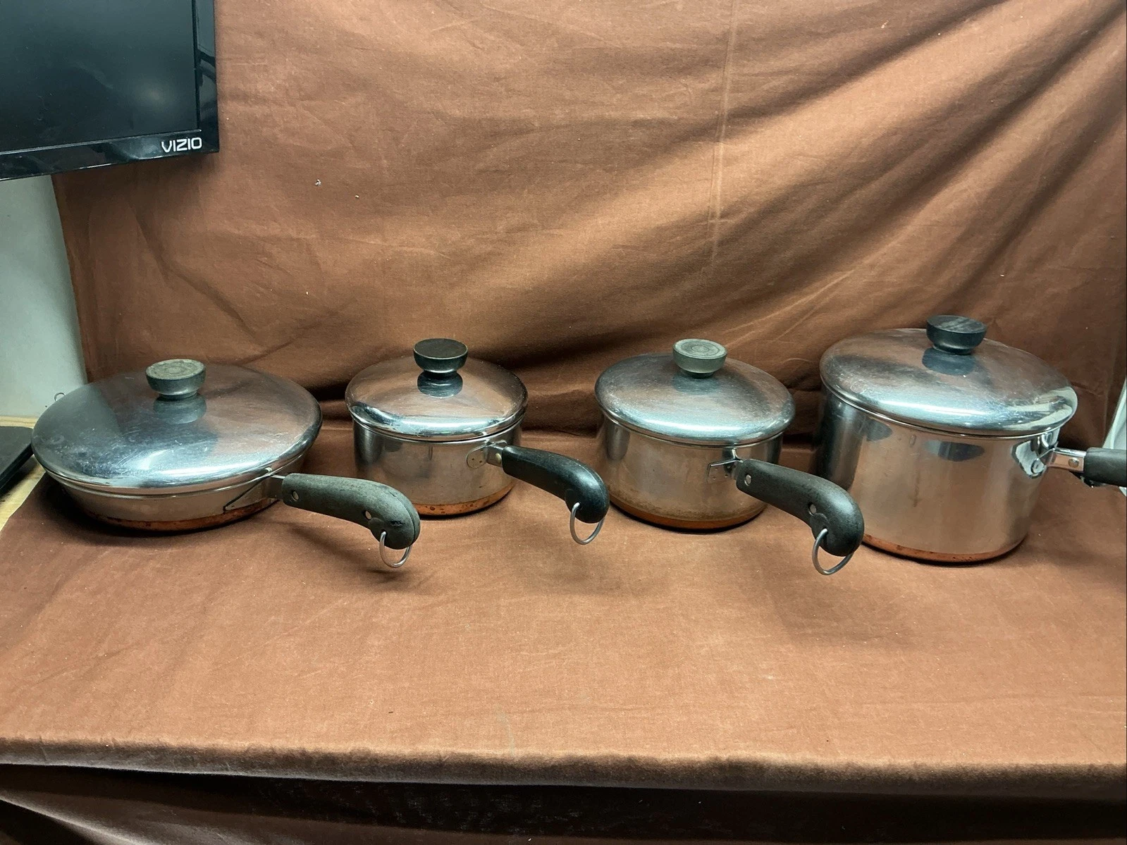 Vtg Revere Ware 8 Pc , 8” Frying Pan,1, 1 1/2, 3 Qt Sauce Pans W/ Lids