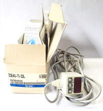 SMC VACUUM PRESSURE SWITCH ZSE40-T1-22L 1/8 IN PORT SIZE 24V DC 2 PNP OUTPUTS