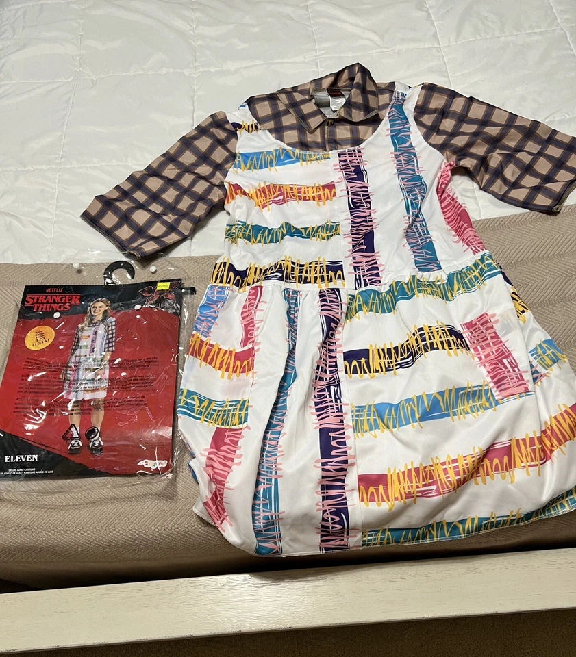 Eleven S4 Deluxe Stranger Things Disfraz Elegante Halloween Adulto LEER Foto 2 de 4