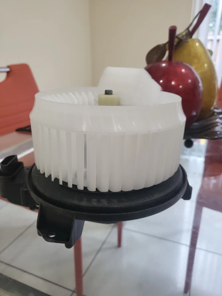 Motor soplador HVAC delantero TYC 700249 Foto 4 de 4