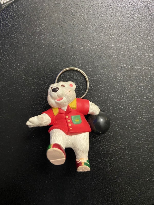 1998 Hallmark Bowler Bears Keychain – HMK Crown Mark – Bowling Bear Figurine Key