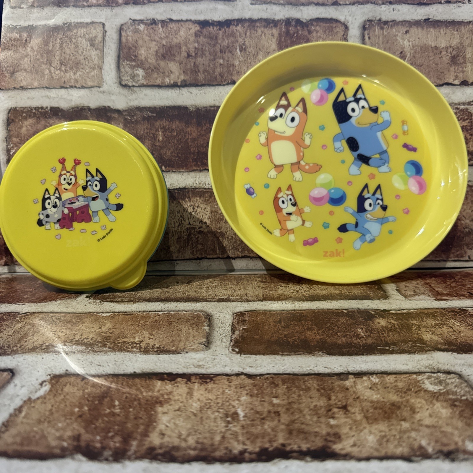zak! Plastic Plate & Bowl with lid Set/Bluey