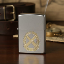ZIPPO Barettabzeichen&nbsp;der&nbsp;Artillerietruppe&nbsp;ArtTr &ndash; Sturmfeuerzeug m. Diamantg...