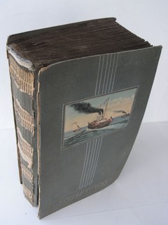 Vecchio album di cartoline con 560 vecchie cartoline