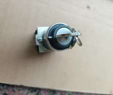 1PC NEW SIEMENS Key switch 3SB6160-4AM01-1NA0 Three self-resetting #LL