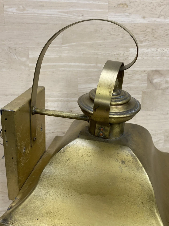 Brass Light Outdoor Wall Lantern 1 Bulb 3 Glass Panels Textured 18" x 10" x 9" - Image 4 of 4