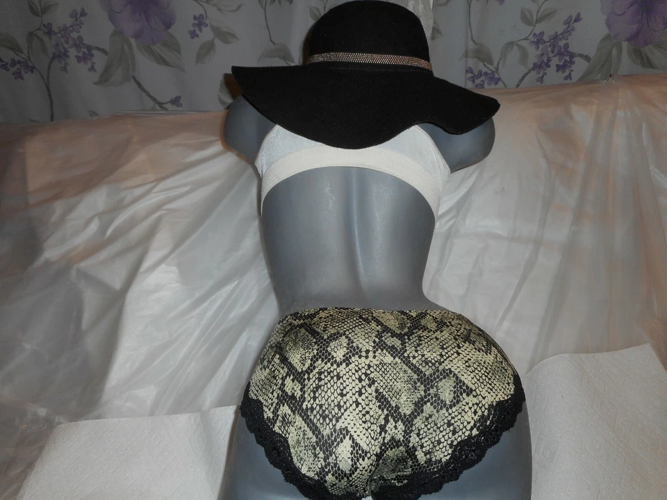 Frederick's of Hollywood Cheerie Boyshorts Snake Skin SMALL/P/CH Sold Separate - Image 2 of 4