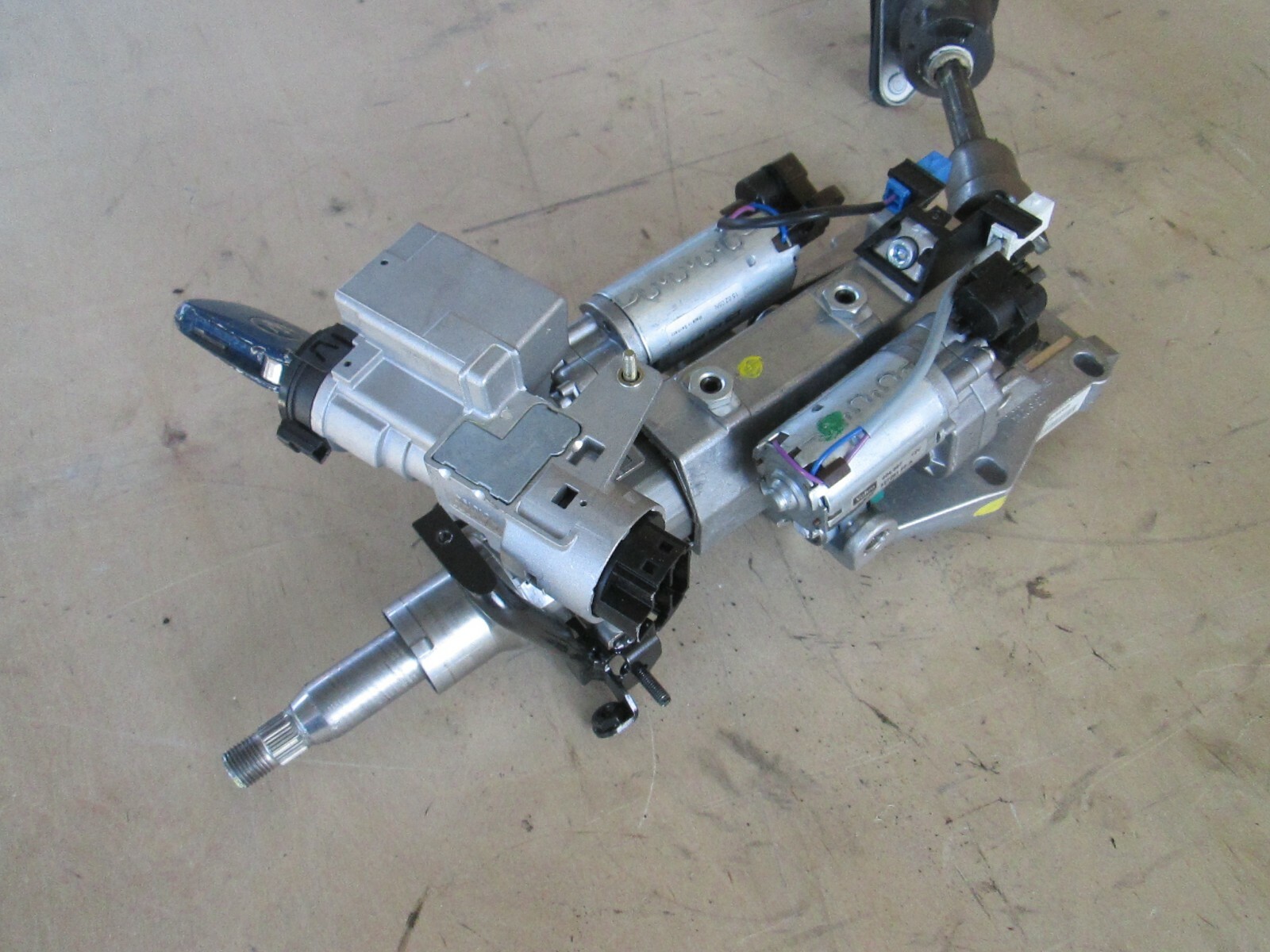 Maserati Quattroporte - Steering Column Assy / Shaft / Motors / Key # 200087