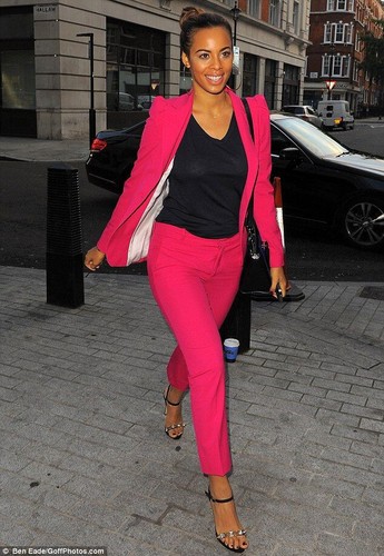 A331 ZARA WOMAN PINK FUCHSIA BLAZER JACKET COAT PUFFED SHOULDERS - XS - Bild 11 von 23