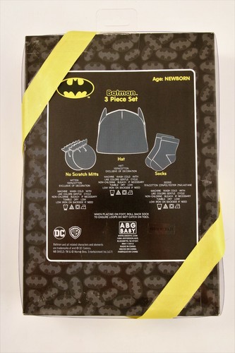 DC Comics Baby Boys Batman 3 Piece Take Me Home Set: Hat, Bootie and Mittens - Picture 8 of 8