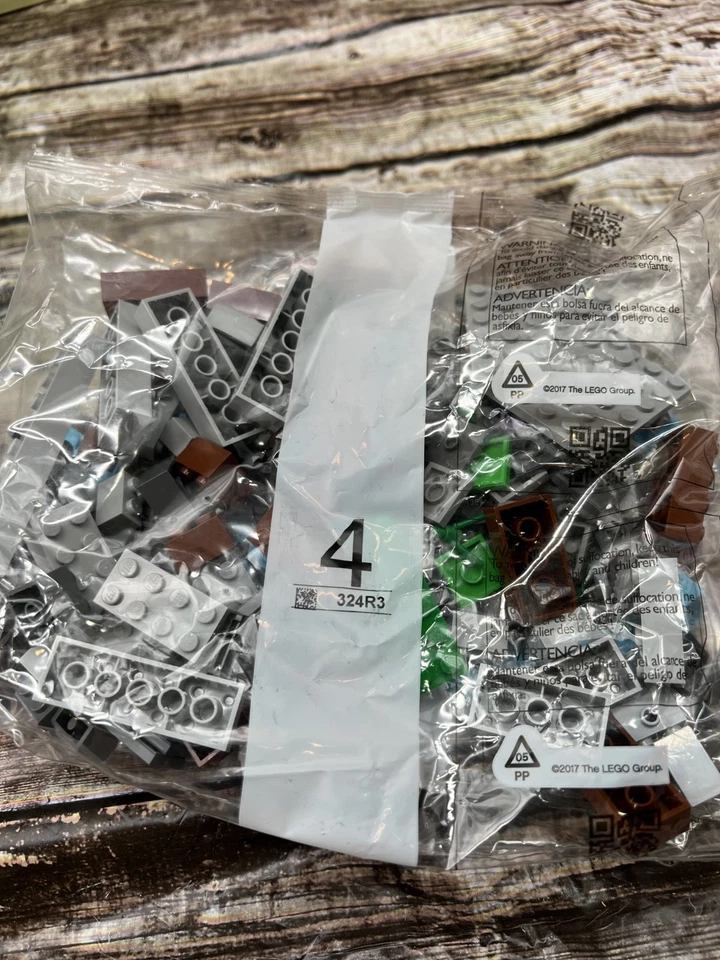 Incomplete LEGO MINECRAFT Set 21244 The Sword Outpost - 2 Unopened Bags / 1 Open - Image 3 of 4