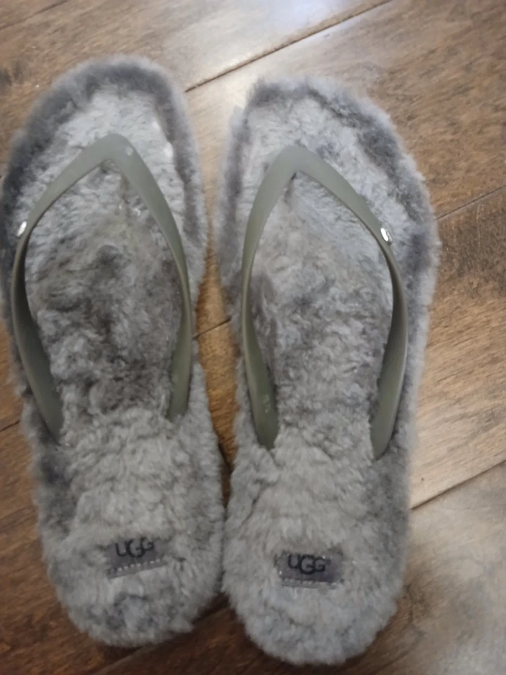 UGG Australia Fluffie Gray Fur Flip Flops Womens Sz 10 Thong Summer Vacation - Image 4 of 4