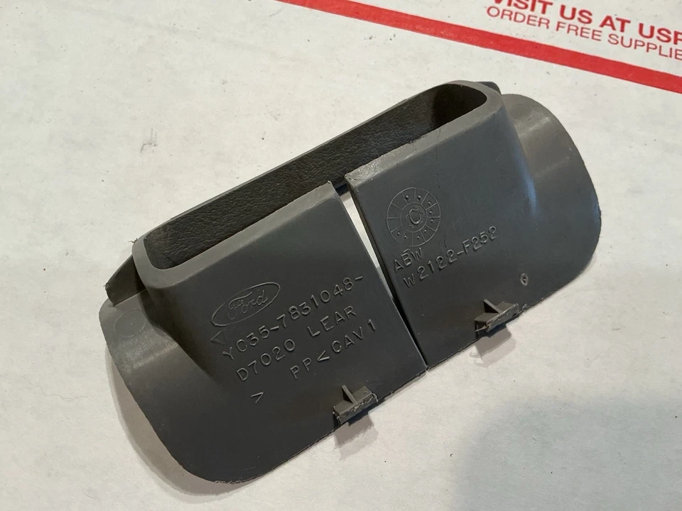 Ford Excursion 2000-2005 gris tercera fila cinturón de seguridad plástico clip carcasa moldura pieza Foto 2 de 3