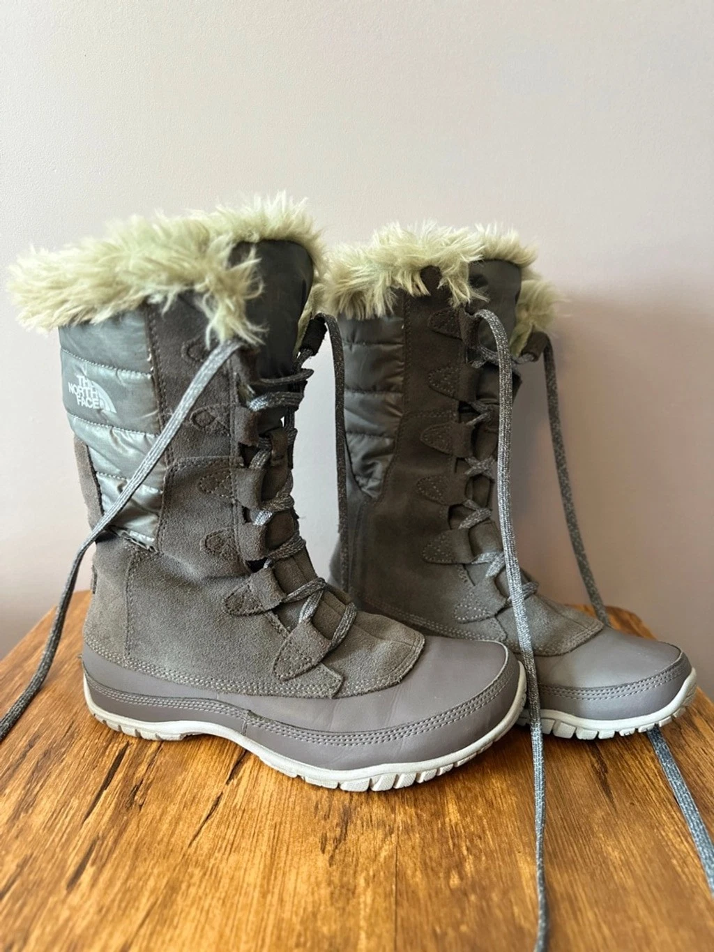 The North Face Nuptse Purna Snow Boots Womens 7 Gray Waterproof Primaloft