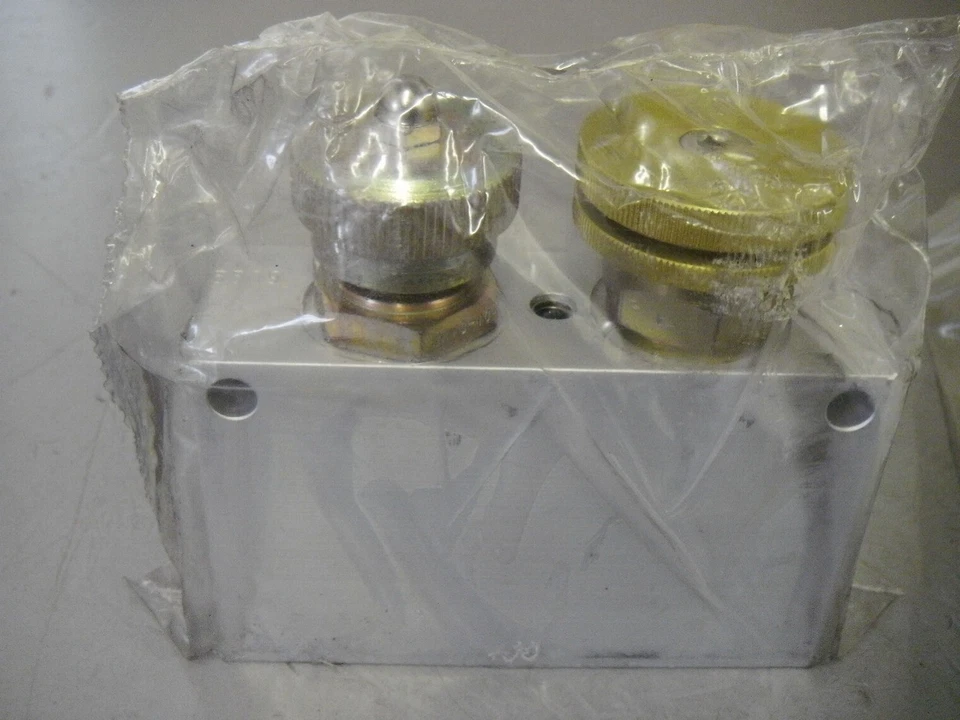 AGCO 700124625 Estuche Ajustable Envoltura de Red Válvula de Control Hidráulica Kit de Servicio Foto 2 de 4