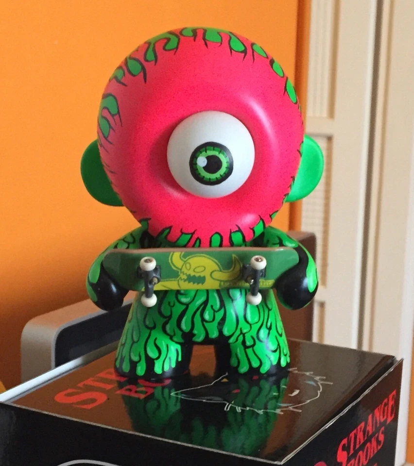 CUSTOM MUNNY 8” INCH SANTA CRUZ KIDROBOT DUNNY QEE SKATE DECK OBEY - Immagine 2 di 2