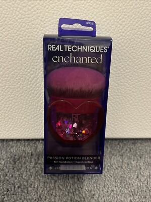 Real Techniques Enchanted Passion Potion Foundation and Contour Blender Brush