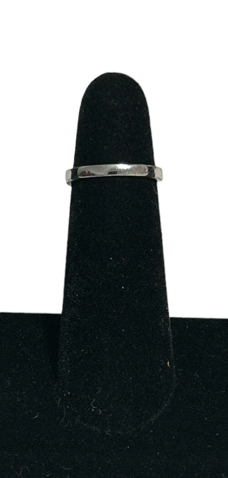 Rhodium Plating Over 925 STERLING SILVER Beautiful Green Topaz Ring Women’s SZ 7 - Image 4 of 4