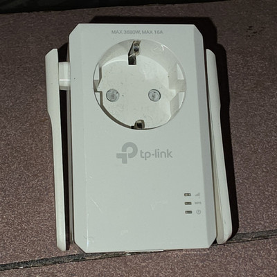 TP-LINK Wi-Fi Range Extender TL-WA860RE(EU) mit Steckdose, Weiß