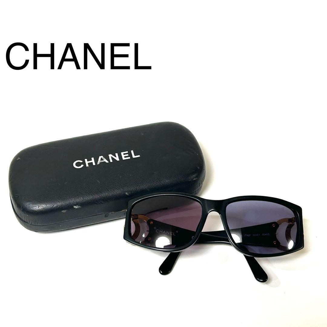 CHANEL Coco Mark Black Gold Sunglasses for Women