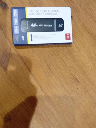 LTE 4G USB LTE Modem with Wi-Fi Hotspot 150Mbps Unlocked. No Sim Card Included