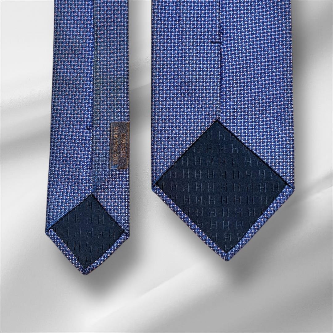 Excellent condition Hermes current solid pin dot … - image 4