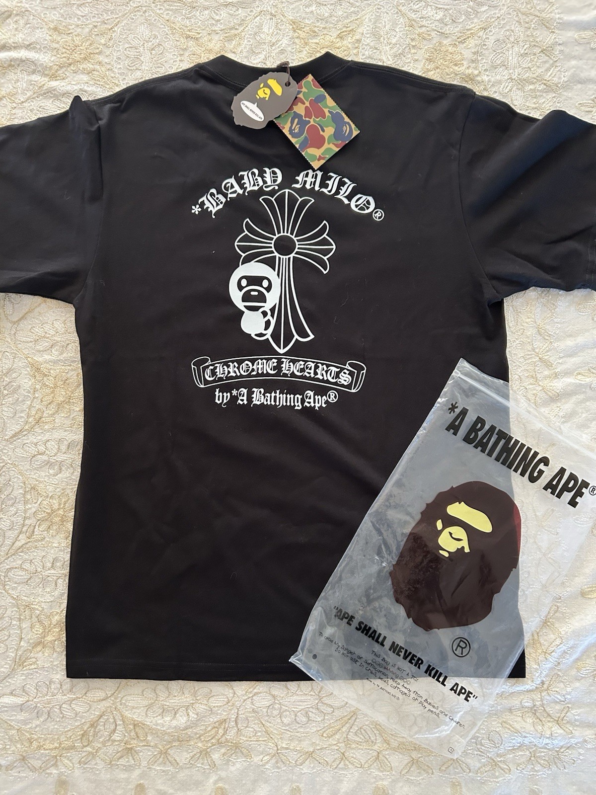 A Bathing Ape Men's Short Sleeve T-Shirt Chrome Heart Collab Size M New In Bag thumbnail 3