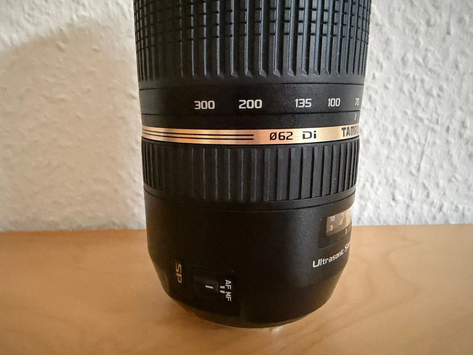 Tamron SP 70-300mm F/4-5.6  Telezoom-Objektiv für Sony Kameras - Bild 4 von 4