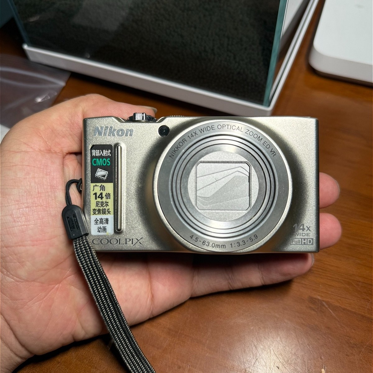 Nikon COOLPIX S8200 Digital Camera 14x 16.1 MP1080p HD Video