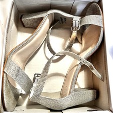 David's ARYAW Bridal Bridesmaid Shoes SZ 10W Sparkly Strappy Silver Block Heel
