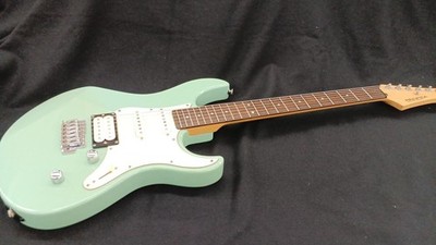 YAMAHA PAC112V Pacifica Electric Guitar