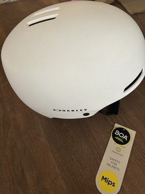 Oakley MOD1 Pro MIPS Snow Helmet - Matte White - New in Box - BOA Fit -XL