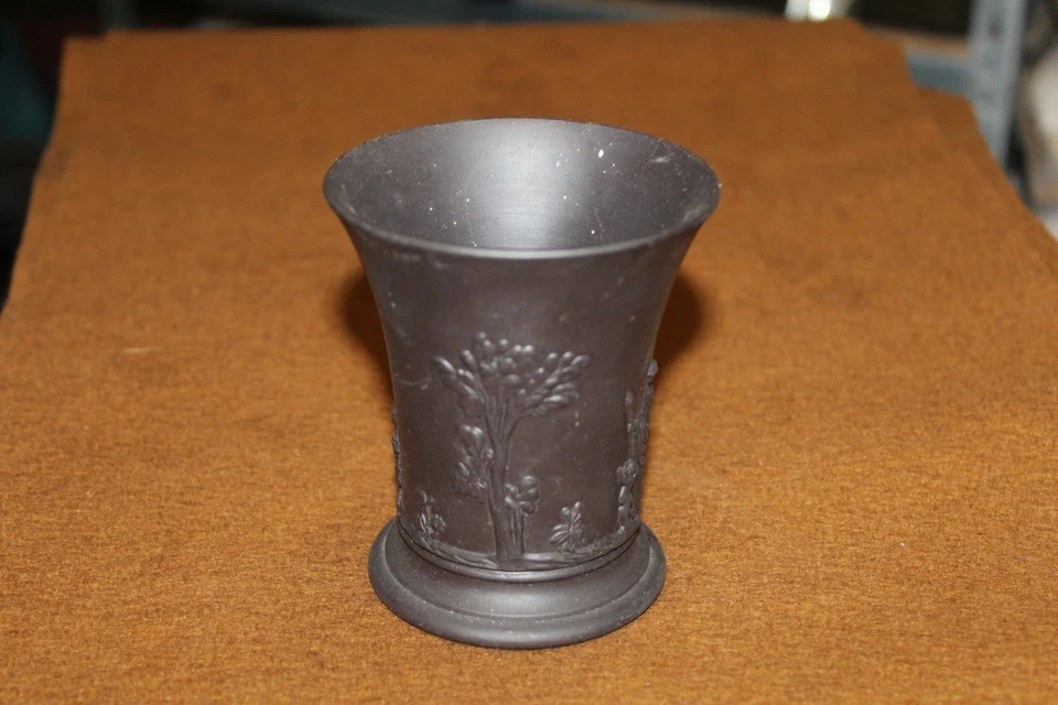 Wedgwood VASE WEDGWOOD KELCH AMOR+VENUS BASALT METALL ?? KERAMIK ???? - Bild 4 von 4