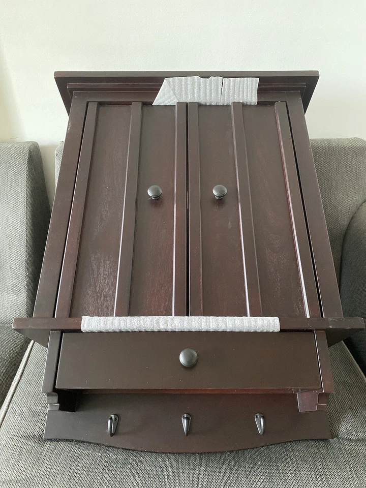 Caja y barril NUEVO gabinete de montaje en pared Morrison dos puertas marrón ganchos de armario Nuevo de Lote Antiguo Foto 3 de 4