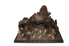 Weihnachtskrippe mit Figuren - komplett dekoriert