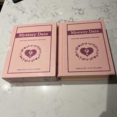 Mystery Date von Hasbro - 2019 Vintage Bücherregal Edition von WS Game Company