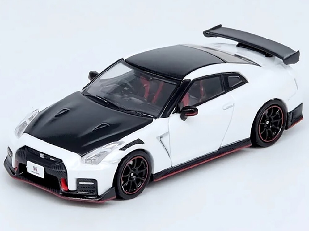 NISSAN GT-R (R35) NISMO RHD WHITE 1/64 DIECAST BY INNO MODELS IN64-R35N-WHI
