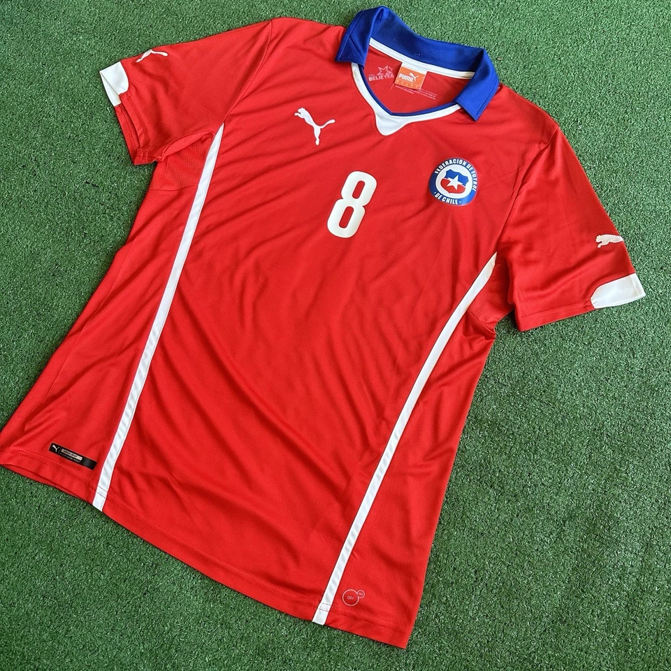 Puma Chile #8 Vidal 2014 Home Football Kit (M) - Image 3 of 4