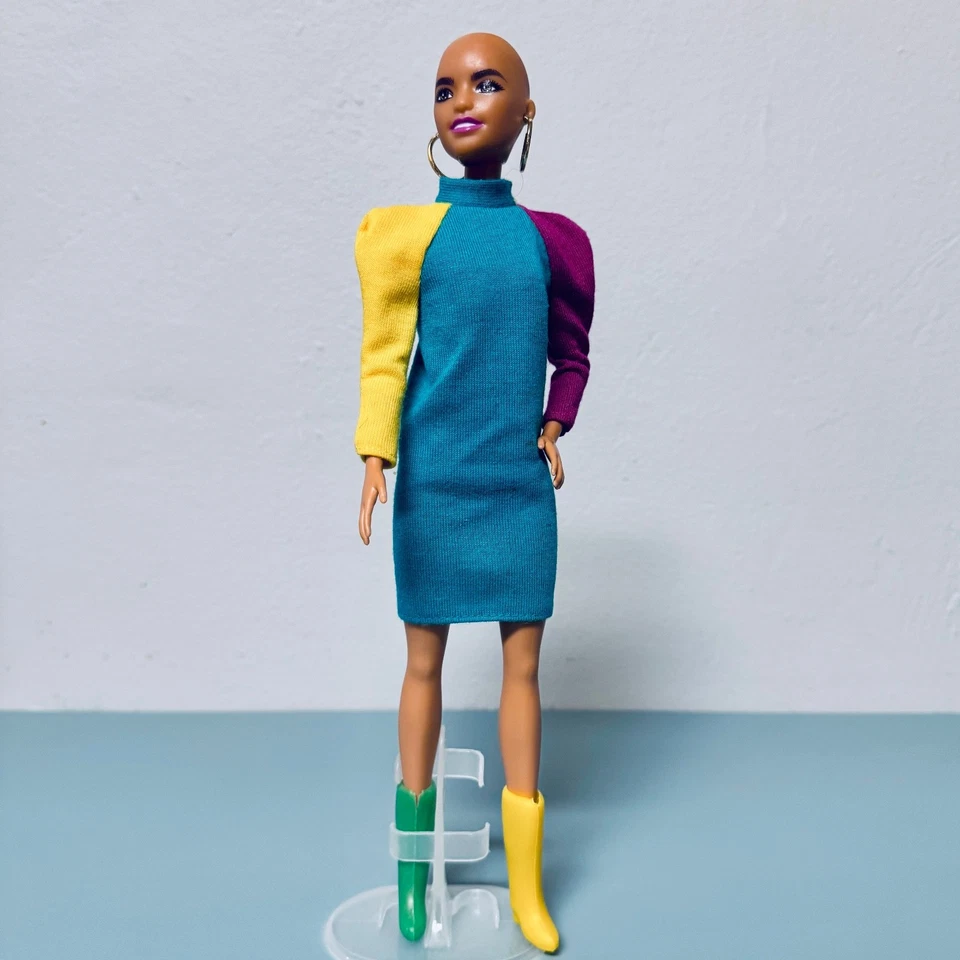 MUÑECA FASHIONISTAS ALOPECIA BARBIE150 EN MODA VINTAGE FUN7905 &WIG MATTEL BONITA Foto 4 de 4