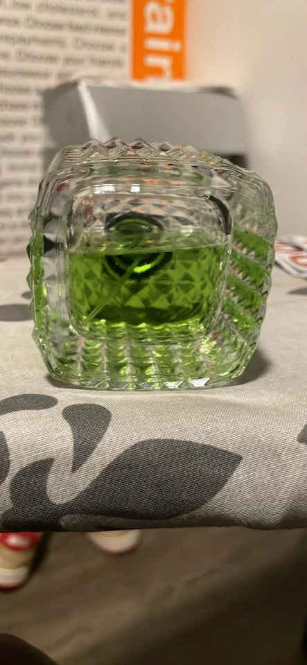 Valentino Donna Green Stravaganza Eau de Parfum Spray, 3,4 oz (100 ml) - Imagem 2 de 2