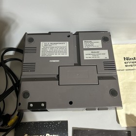 NINTENDO NES MARIO BROTHER/Duck hunt, 2 CONTROLLERS, Gun, HOOK-UPS, MANUELS!