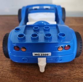 Lego Duplo Bib Blue Car MG 2509 From The Set  5640 Dated 2008