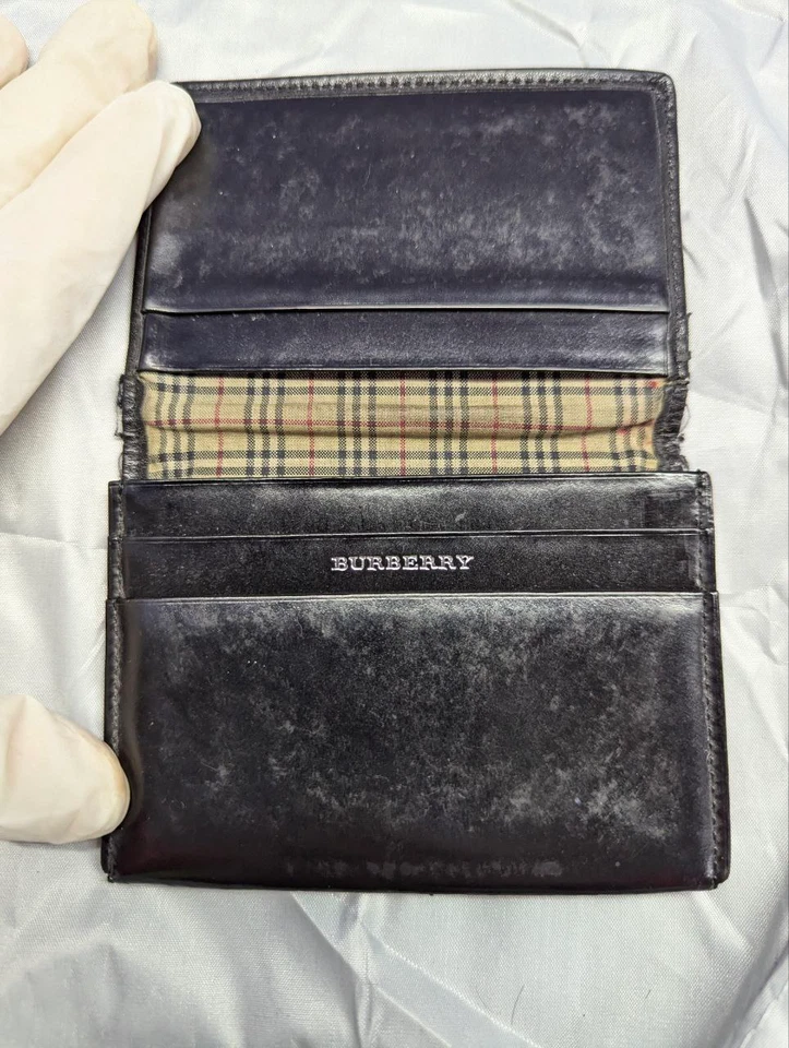 Tarjetero Burberry vintage de cuero en buen estado Foto 3 de 4