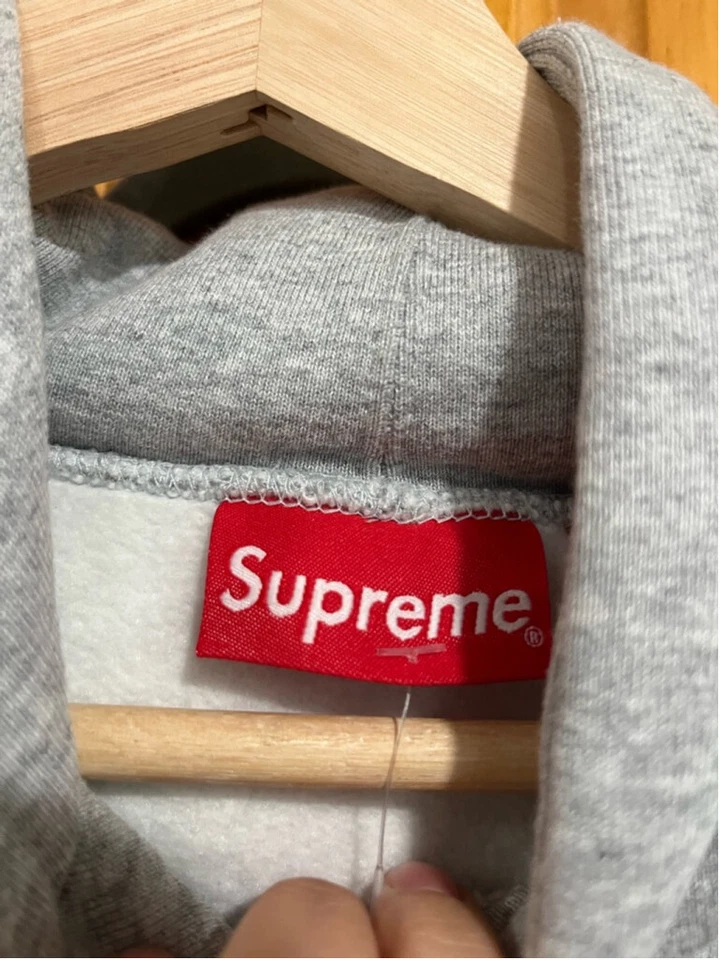 Толстовка с капюшоном Supreme Stronger Than Fear вышитая серая размер маленький - Изображение 4 из 4