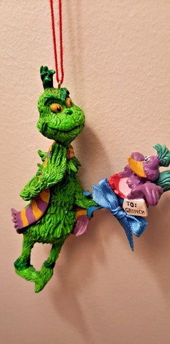 Grinch Weihnachtsschmuck mit lila Vogel zu: Grinch blaues Bandschal - Bild 3 von 6
