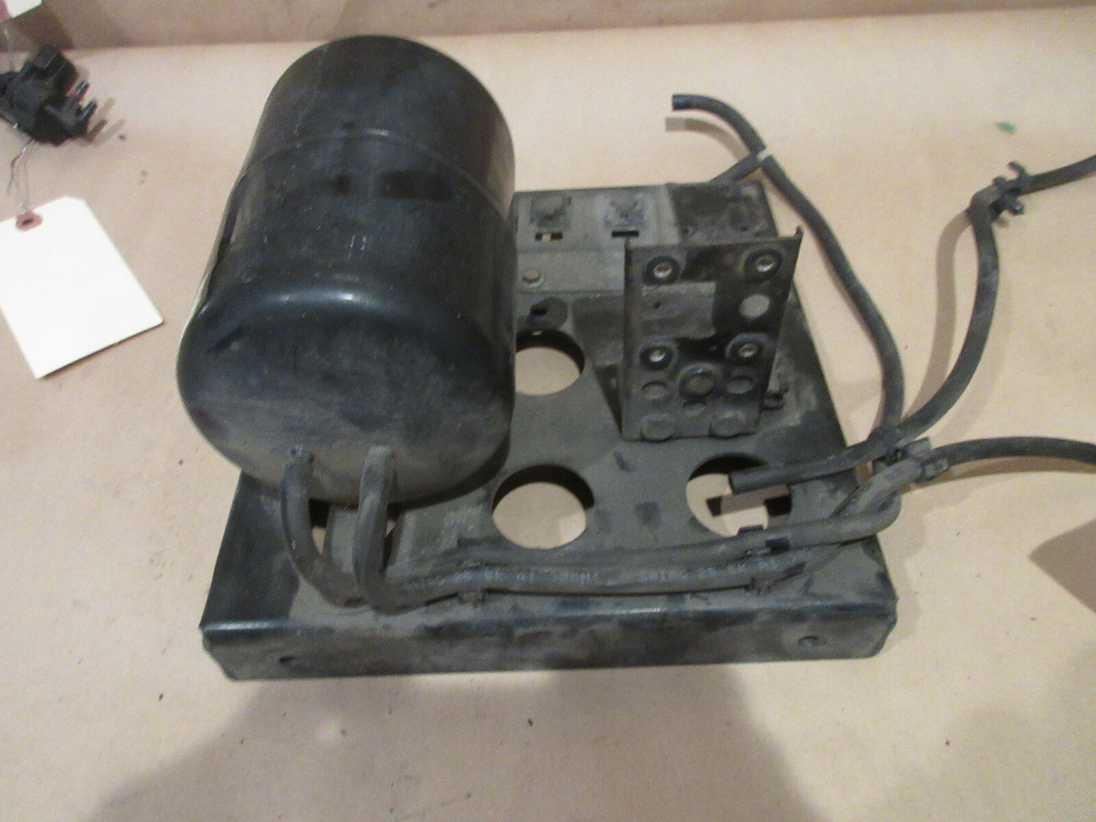 Ferrari 355 - Vacuum Tank And Bracket/Plate  P/N 168038